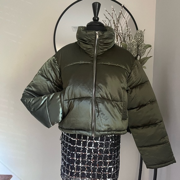 7 For All Mankind Green Puffer Crop Coat Size Large NWT - Picture 2 of 8